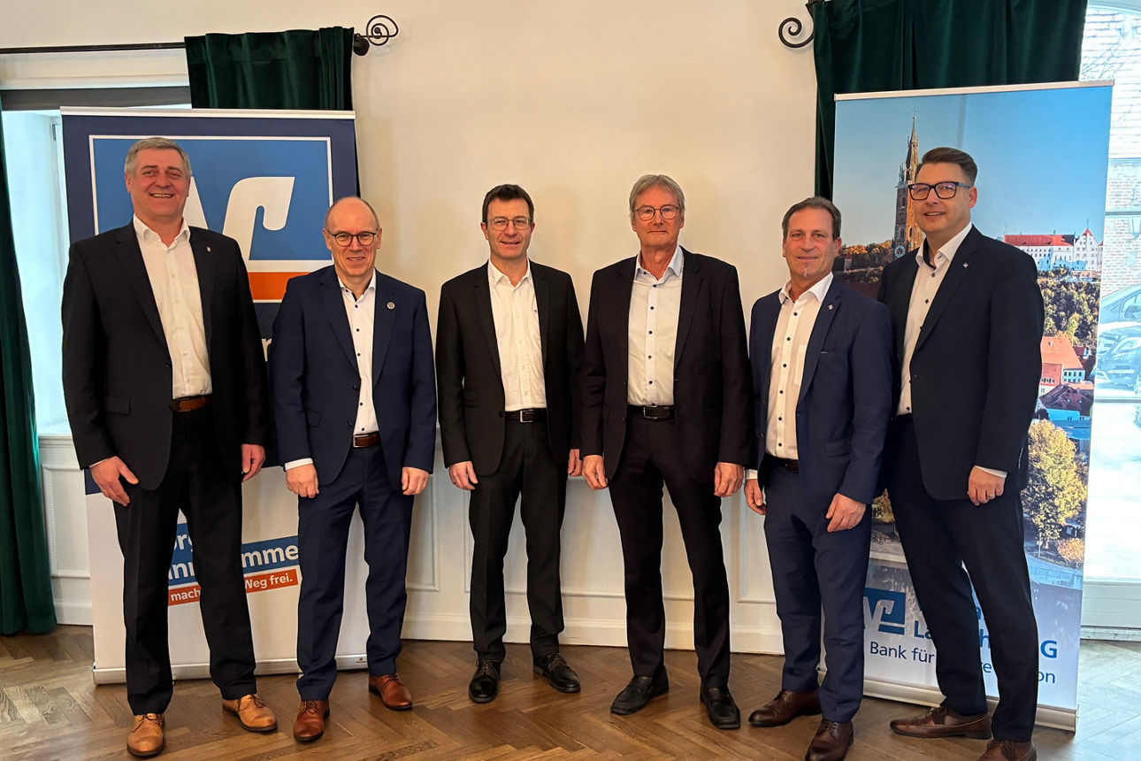 Vorstände der VR-Bank Landshut Isar-Vils eG und Aufsichtsratvorstände 