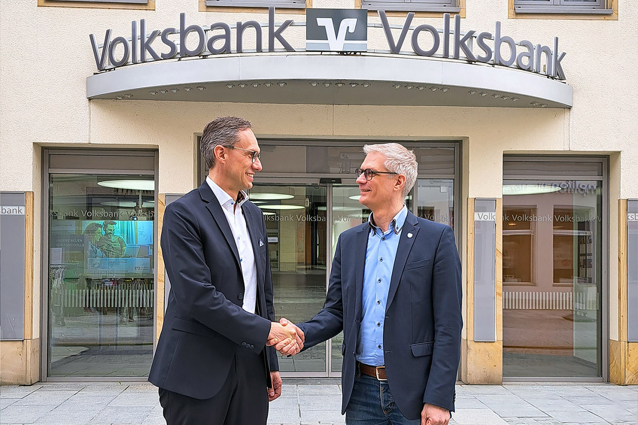 Vorstand Joachim Hausner und Forchheims Oberbürgermeister Dr. Uwe Kirschstein