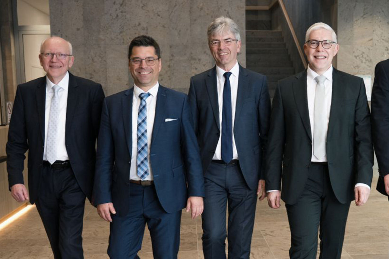 Gruppenfoto mit allen vier Vorständen der VRBM