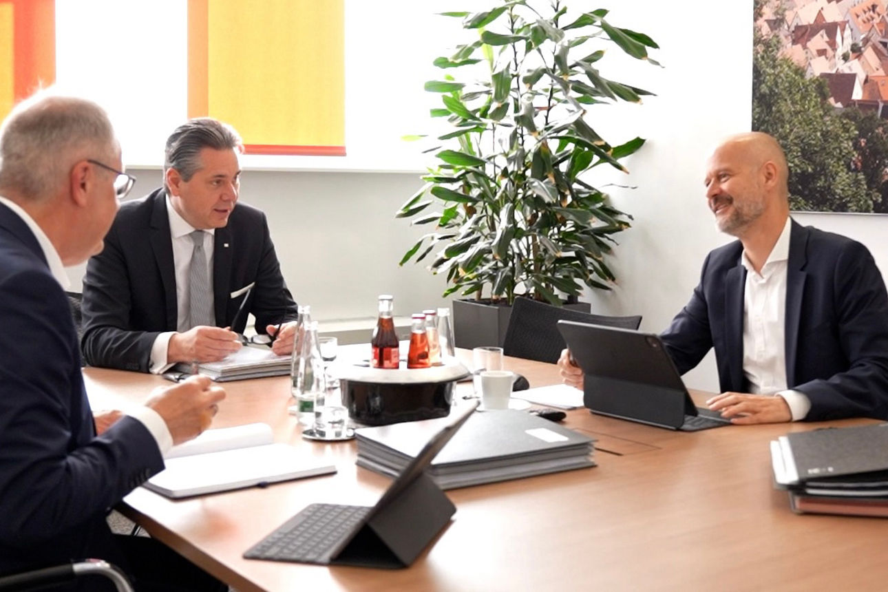 Vorstände Swen Heckel, Bernd Strauß und Volker Matschke im Gespräch.