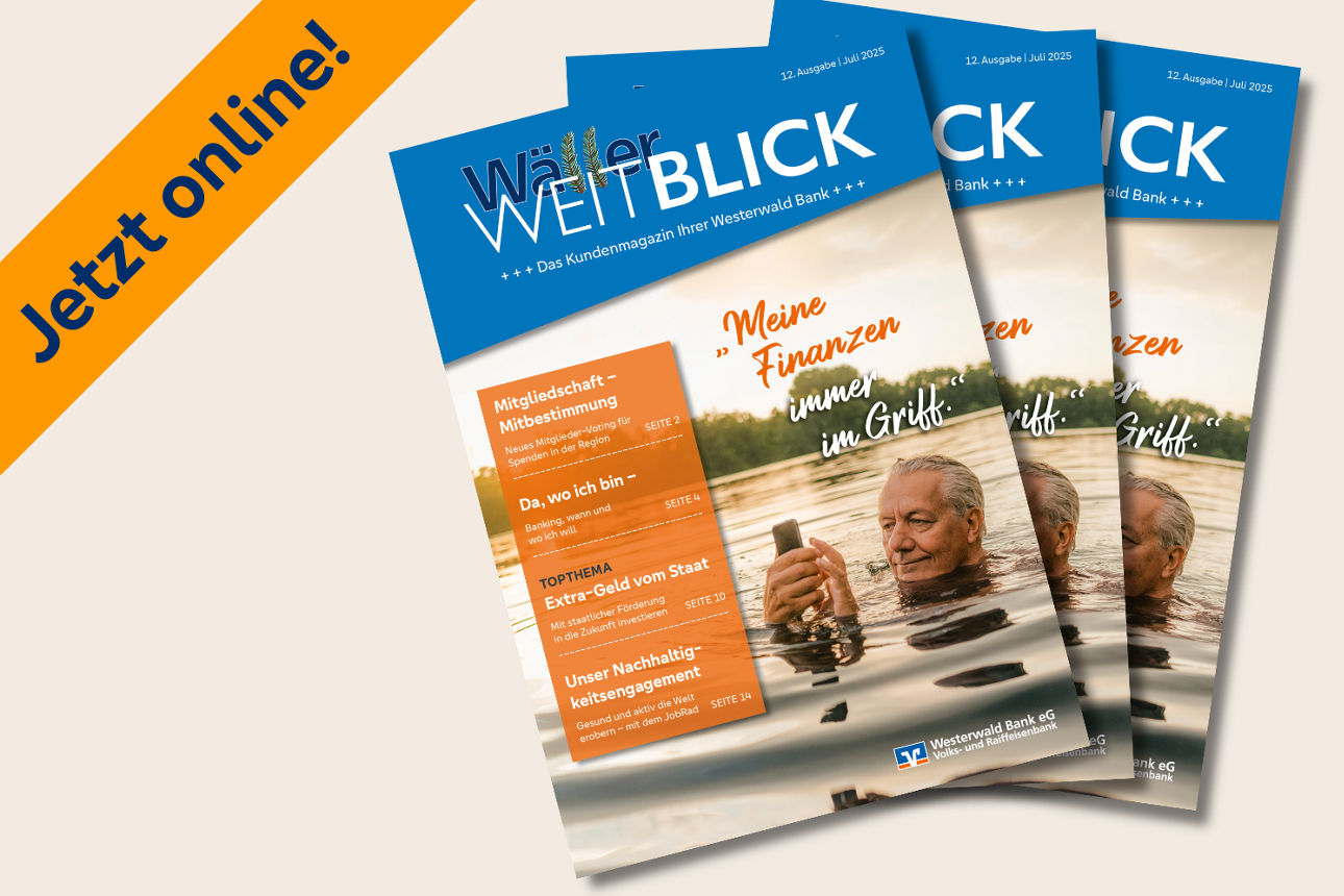 Drei Magazine „Wäller Weitblick“ mit Titelbild eines älteren Mannes im Wasser, Text: „Jetzt online!“.