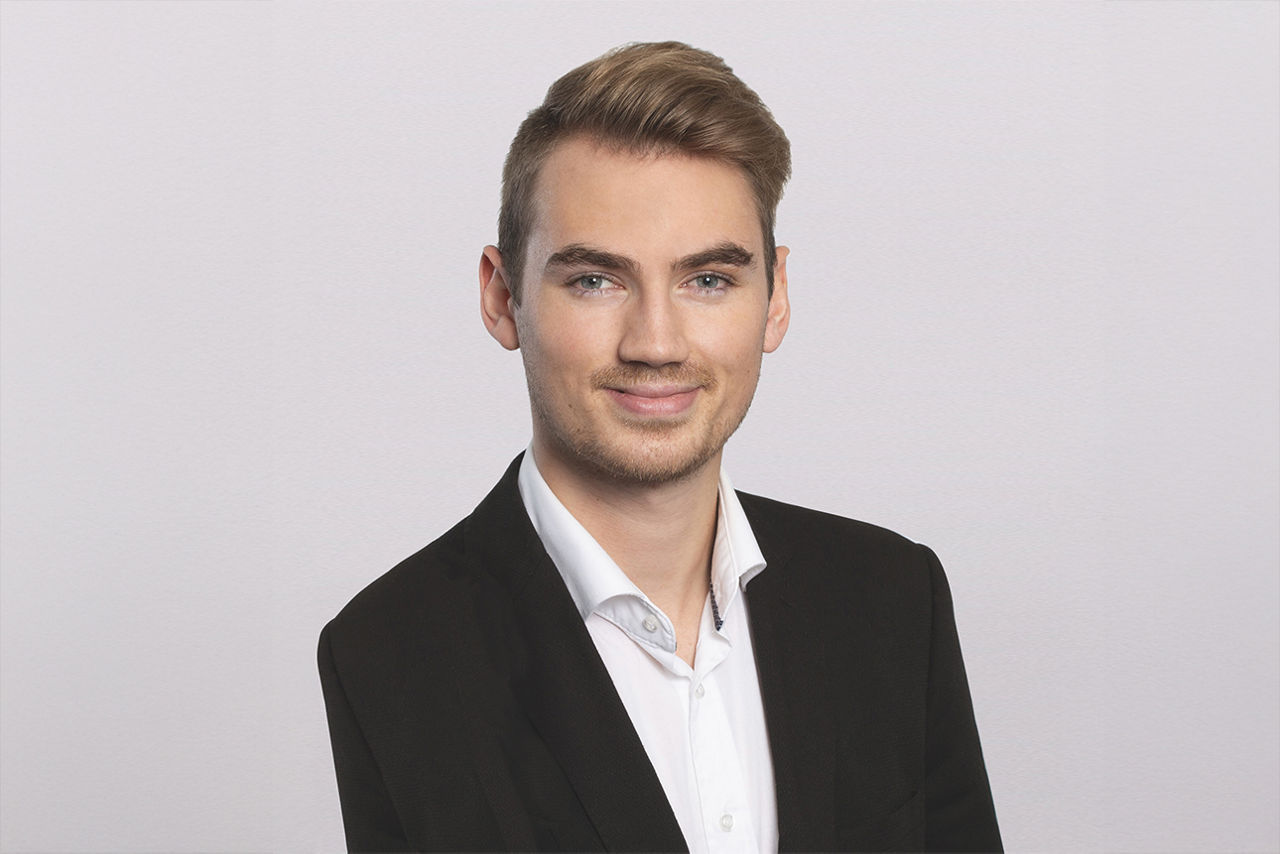Kundenberater für elektronische Bankdienstleistungen Steven Wagner