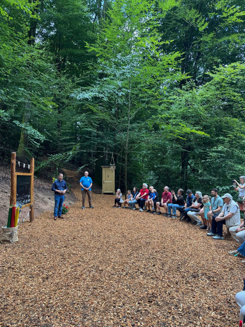 Neues Waldklassenzimmer für die Grundschule Scheuern