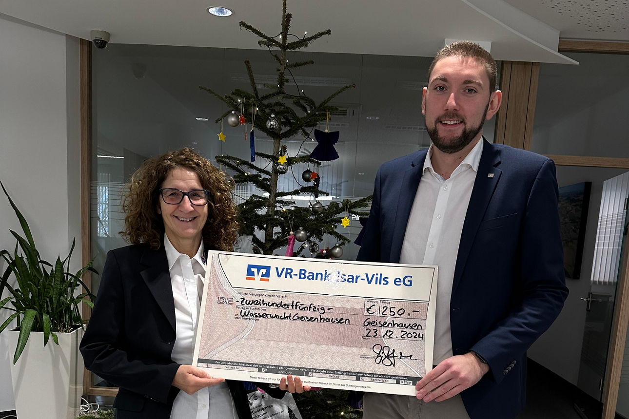 Spendenübergabe an die Wasserwacht Geisenhausen