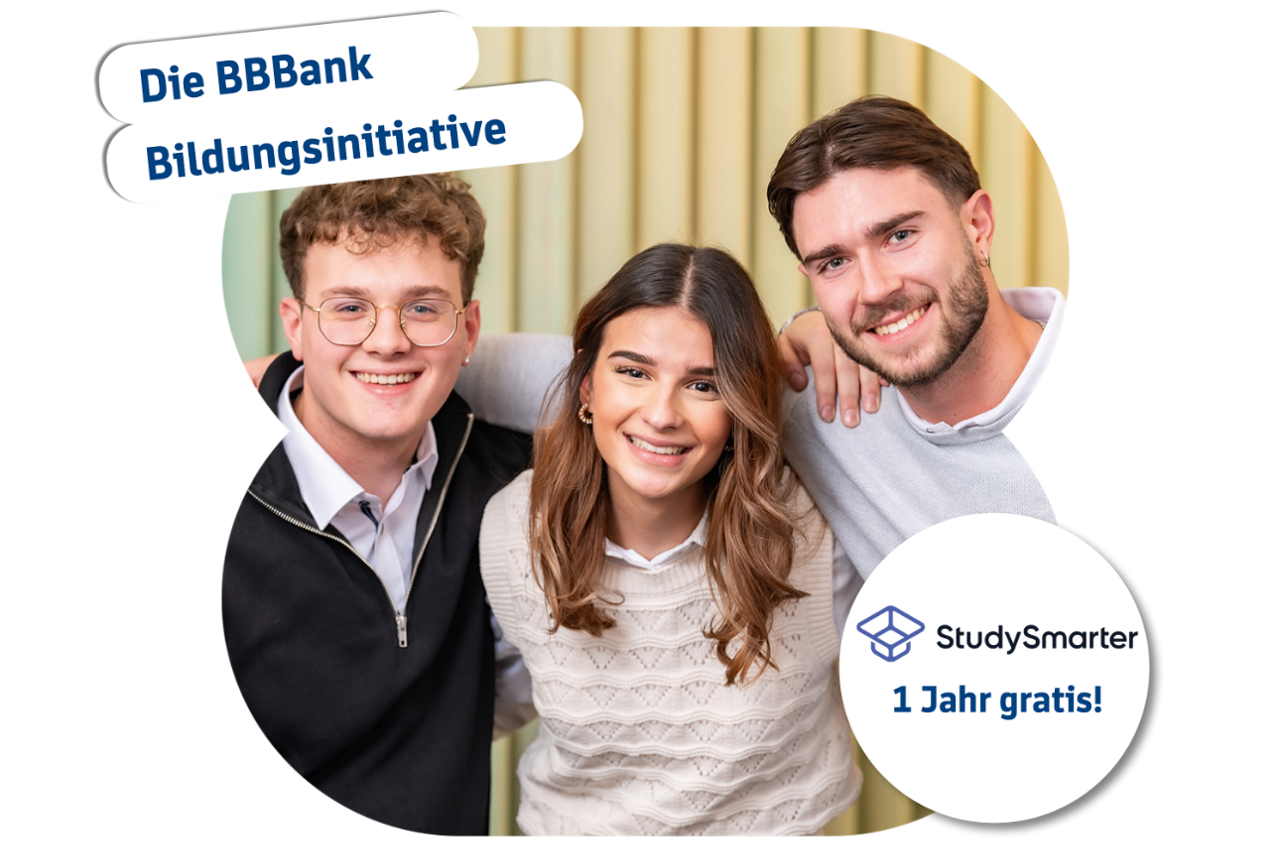 Drei Studenten lächeln in Kamera. Aufschrift auf Bild: StudySmarter - 1 Jahr gratis!