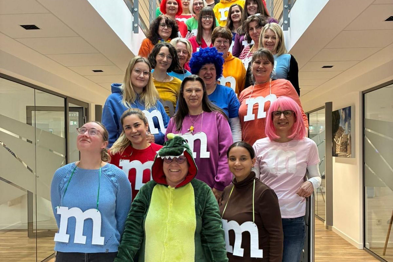 Weiberfastnacht 2026 bei der Volksbank Hellweg in unserem Verwaltungsgebäude