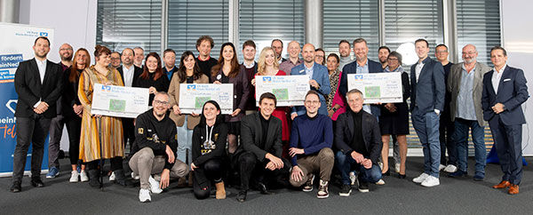 Mitarbeiter und Spendenempfänger, Foto: Alexander Grüber