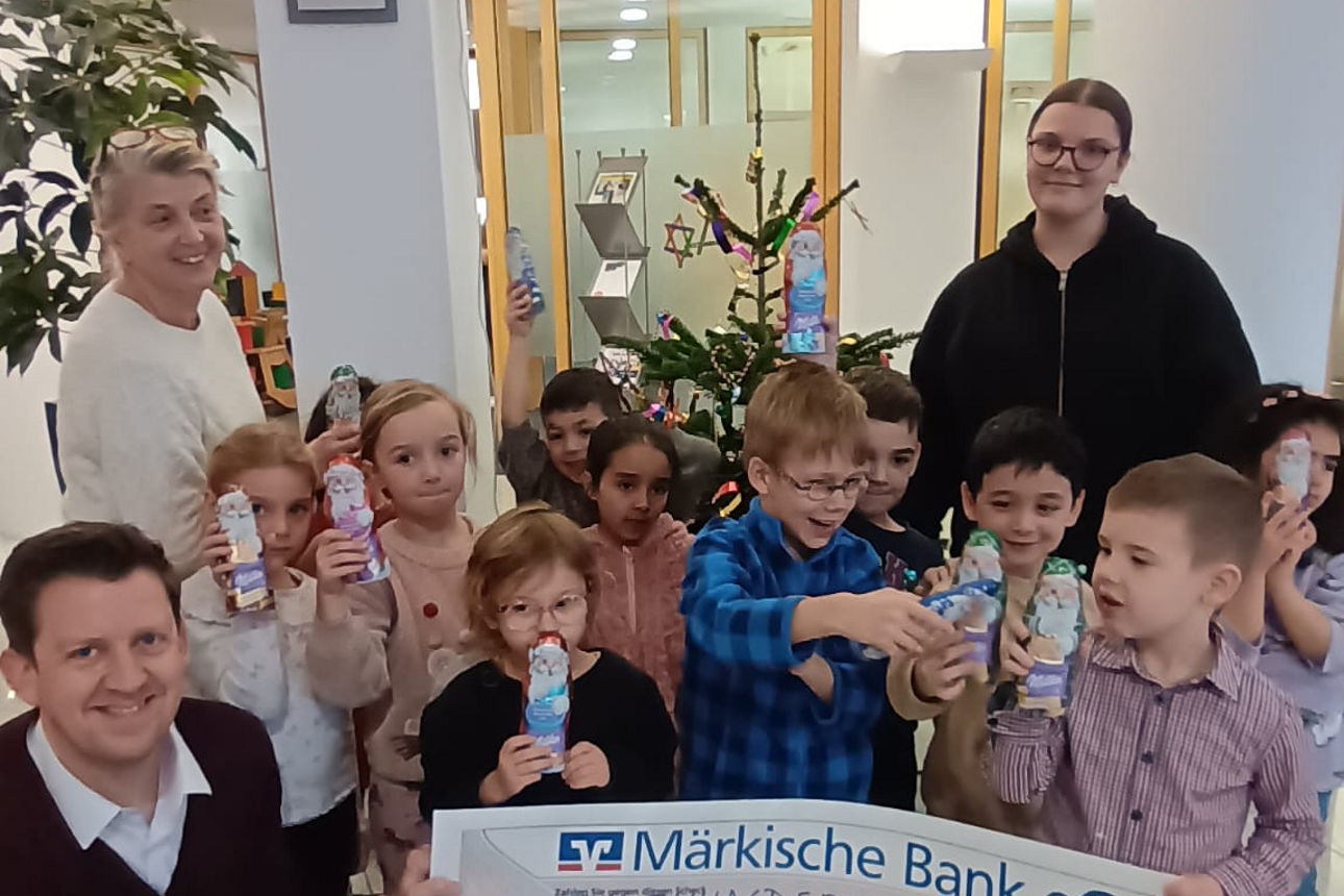 Zuwendungsübergabe in der Filiale in Iserlohn