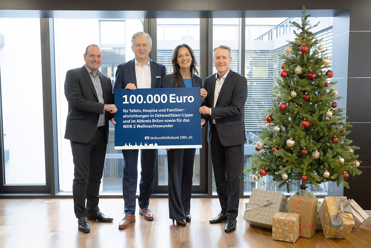 Umfangreiche Spende der VerbundVolksbank OWL in der Vorweihnachtszeit