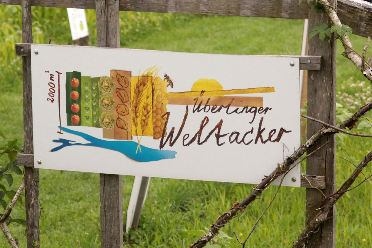 Willkomensschild auf dem Überlinger Weltacker