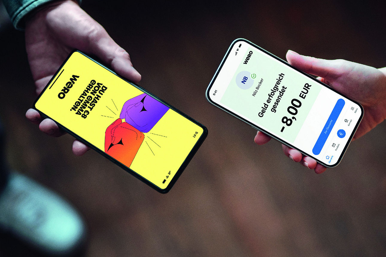 Zwei Handys - Mit Wero und der VR-Banking App in zehn Sekunden Geld versenden – ganz ohne IBAN