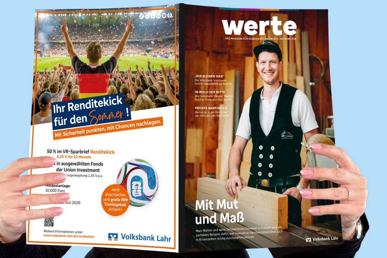 Das Wert.e Magazin verdeckt eine Person die das Magazin in der Hand hält