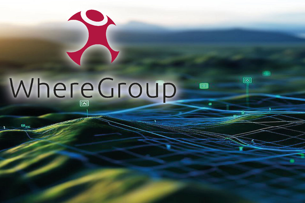 Landschaftsbild mit Netzwerkdarstellung und Logo WhereGroup