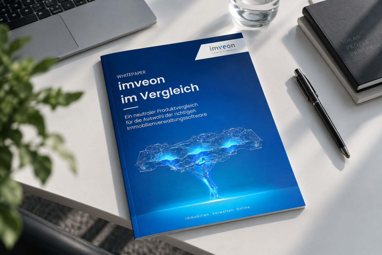 Unser Whitepaper "imveon im Vergleich" liegt auf einem Schreibtisch
