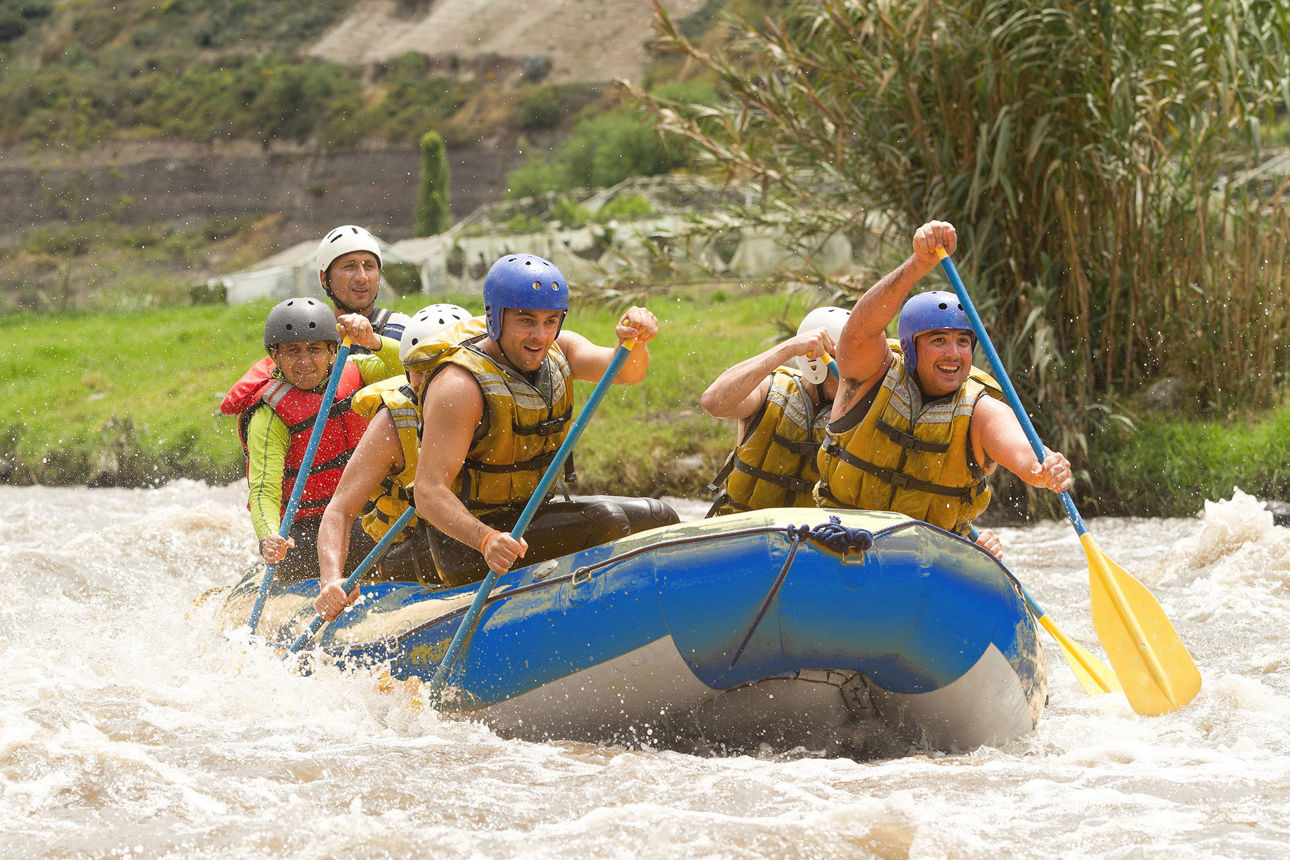 Kanufahrt auf Wildwasser
