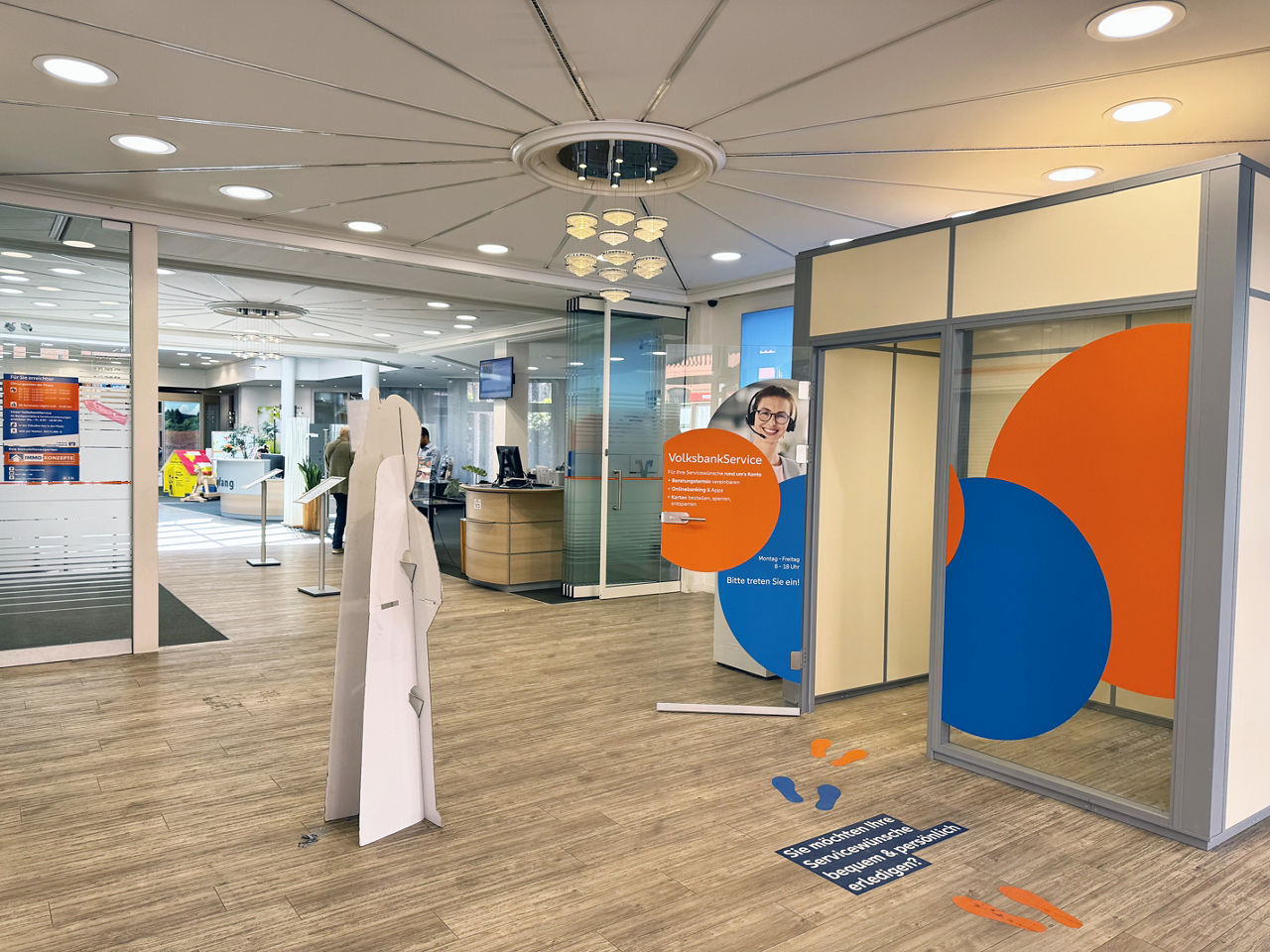 Die Volksbankfiliale in Winsen von innen