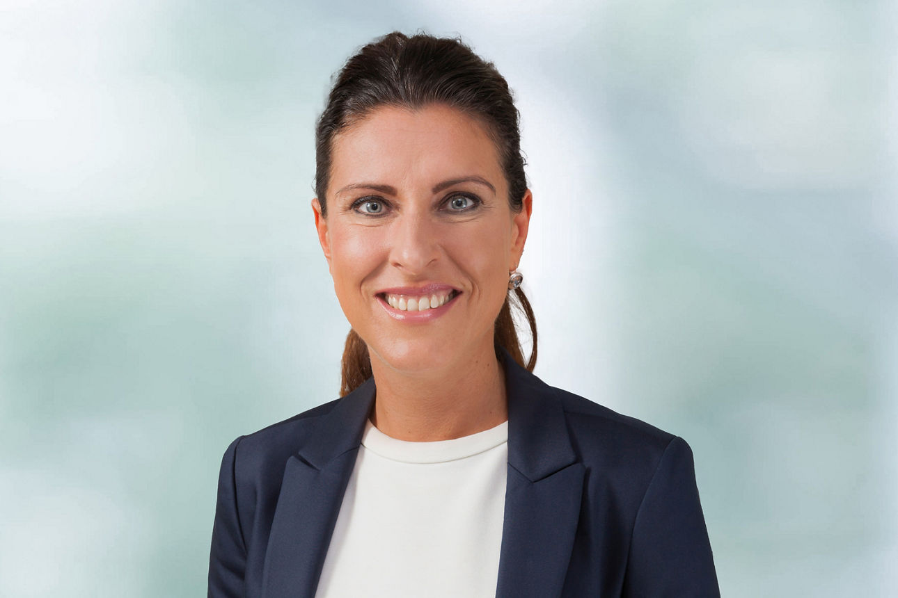 Portraitaufnahme unserer Kollegin Martina Wittmann