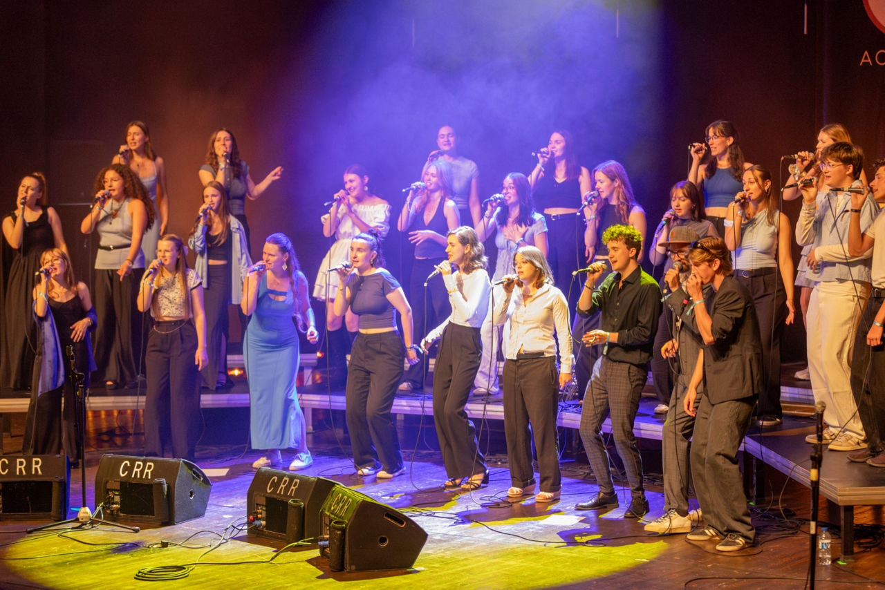 Der Jugendpopchor auf der Bühne