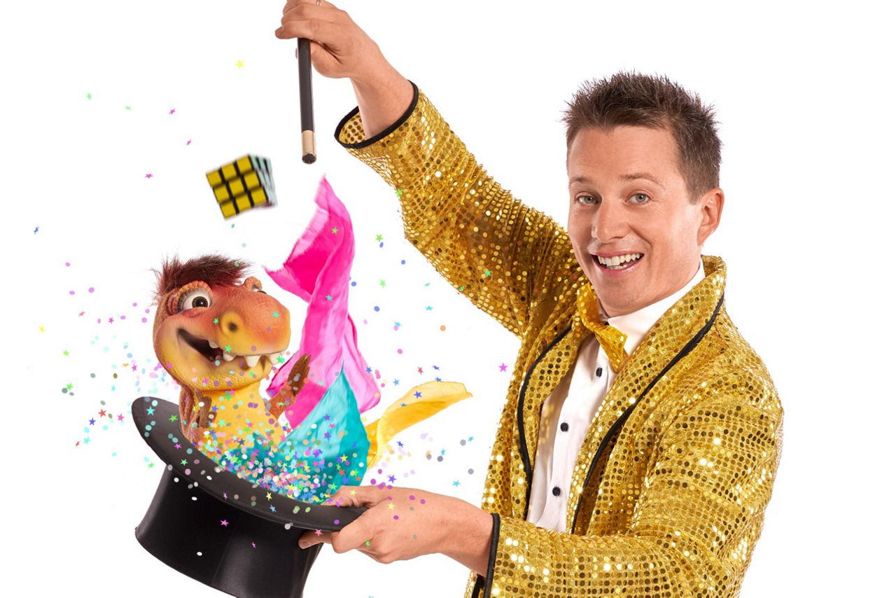 Zauberer "Magic Martin" mit Zauberstab und Zylinder