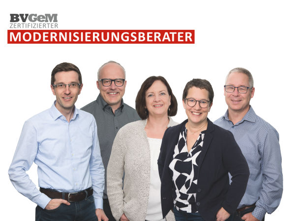 Die Modernisierungsberater stehen in einer Reihe, von links Holger Funk, Thomas Seeger, Birgit Zeller, Iris Seiz, Mario Matuschek