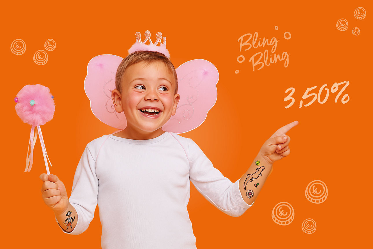 Bild eines kleinen Jungen mit rosa Flügeln und rosa Zauberstab vor orangem Hintergrund