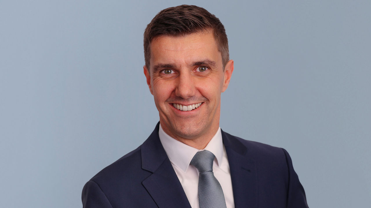 Stellvertretender Vorsitzender des Stiftungsvorstandes Simon Zuhra
