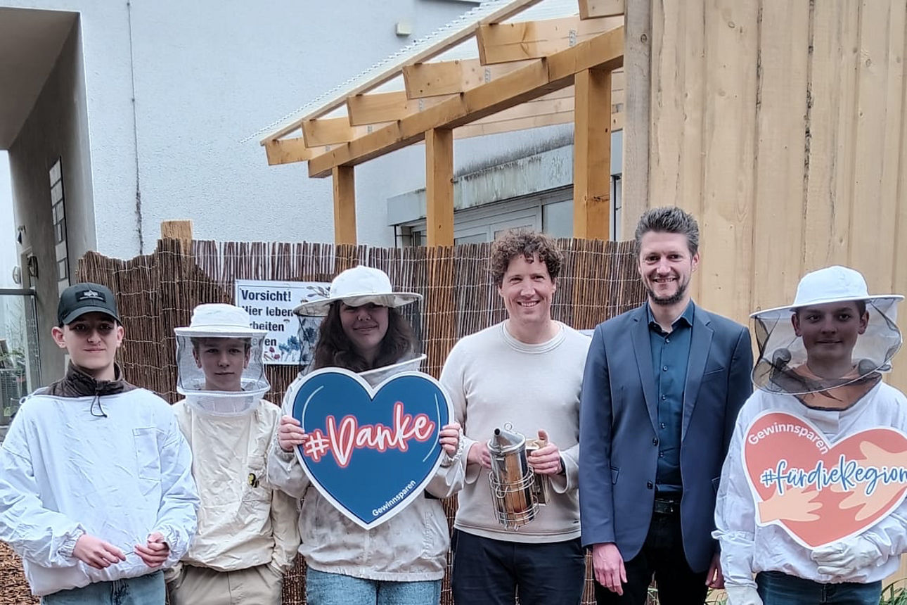 Schülerinnen bzw. Schüler der AG von links: Marlon, Hendrik, Kyra Josephine, Kevin Winterhoff, Sebastian Brause und Matthias