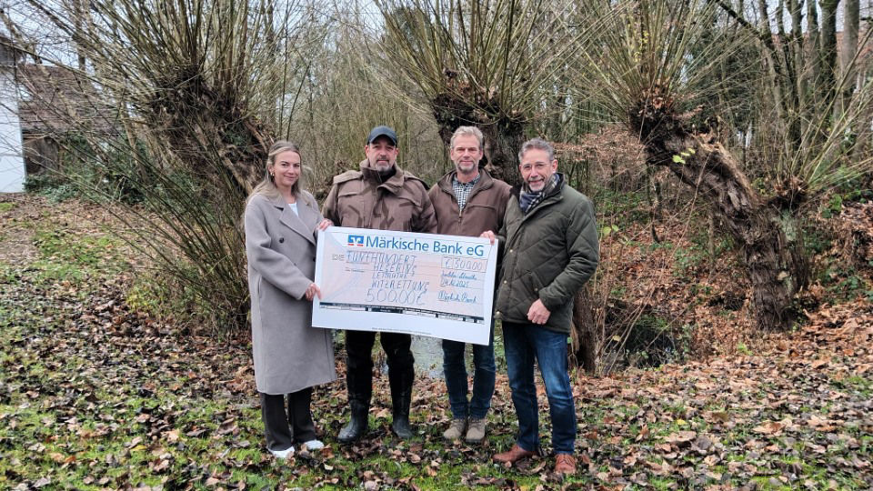 Übergabe Hegering Letmathe: Kira Held, Kai Schönenberg, Dr. Oliver Herrmann, Jörg Wortmann