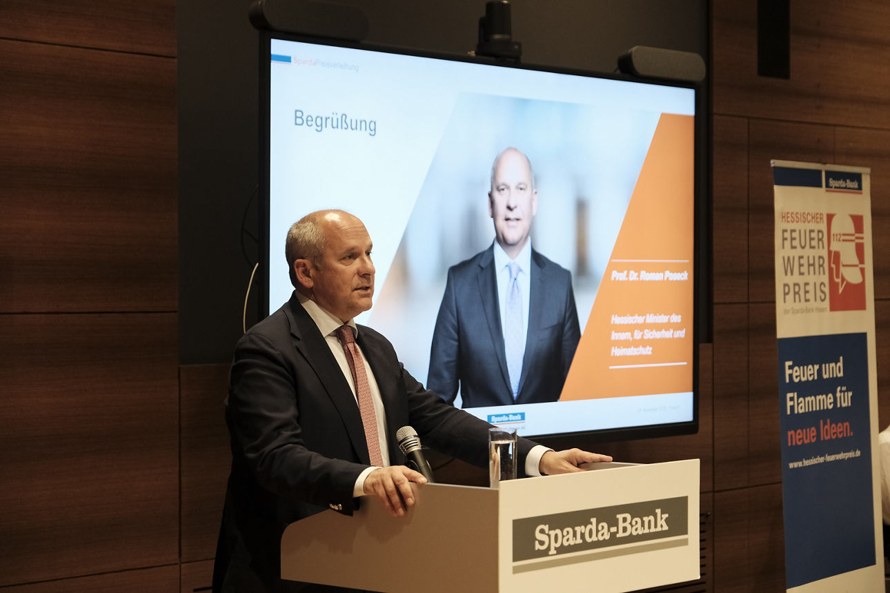 Prof. Dr. Roman Poseck am Rednerpult