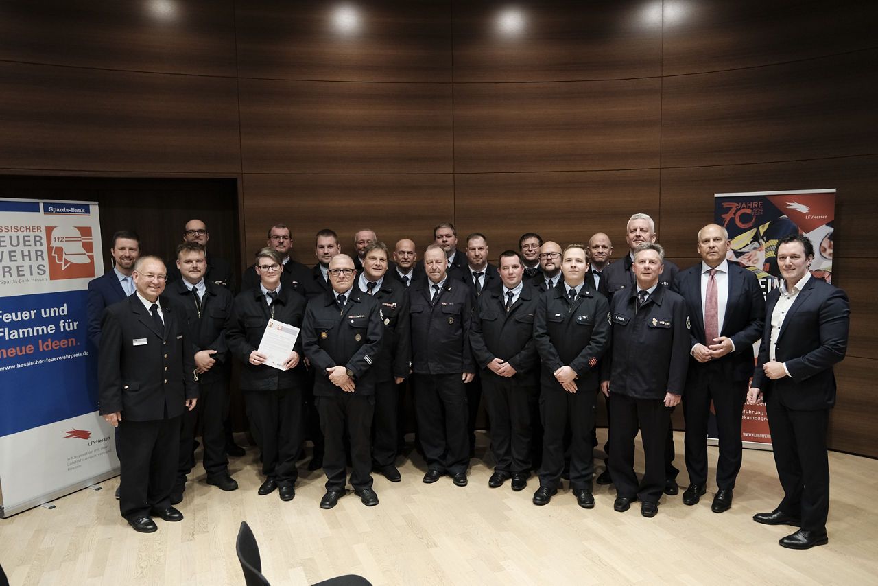 Gruppenbild "Freiwillige Feuerwehr Habichtswald-Ehlen"