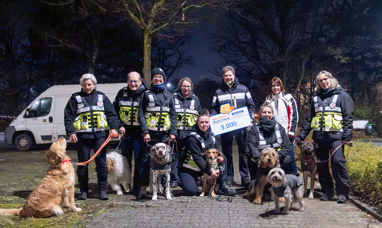 Spendenübergabe an Personenspürhunde@work e.V.