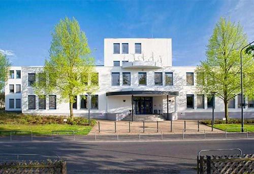 haus im grünen