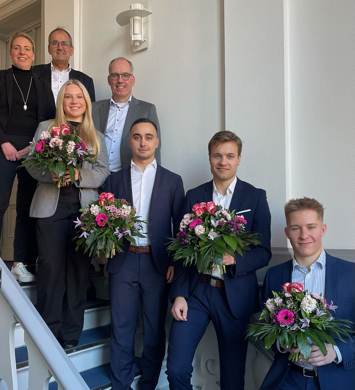 Lennard Epping, Jolina Hölscher, Alem Jusufovic, Philipp Katerkamp und Konrad Krösmann beenden erfolgreich ihre Ausbildung