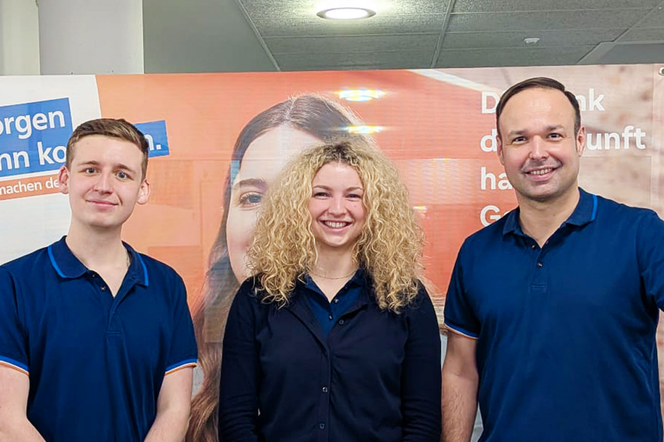 Marc Göbel, Julia Gärtner und Christian Krines an unserem Stand bei der Ausbildungsmesse