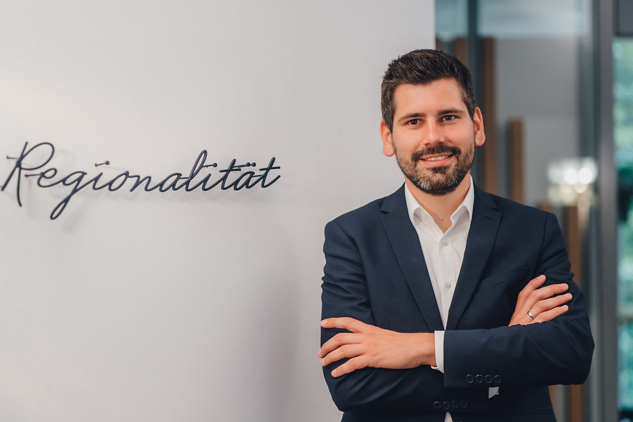 Ein Portrait von Jonas Baumann