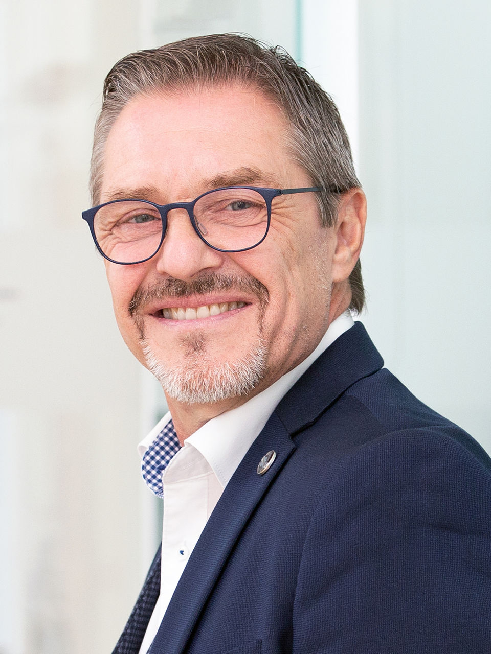 Portrait von Prof. Dr. Guido Pfeifer