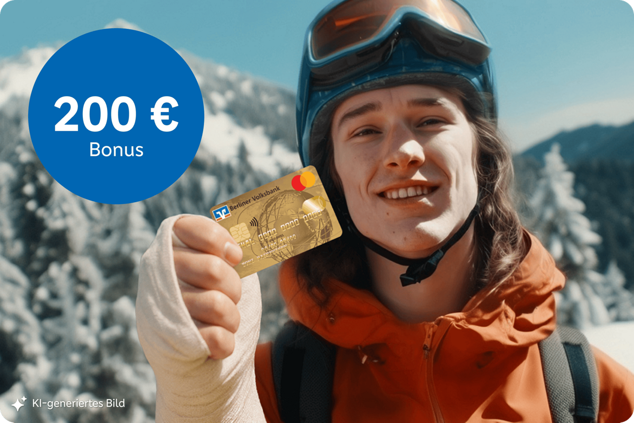 Das KI-generierte Bild zeigt einen jungen Mann mit Skihelm und Gipsarm der lachend eine goldene Kreditkarte der Berliner Volksbank in der Hand hält