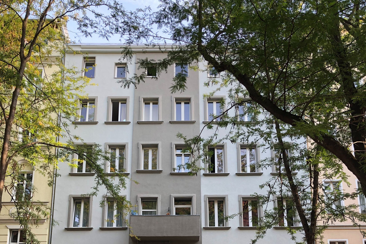 Außenansicht eines Wohn- und Geschäftshauses in Berlin-Kreuzberg