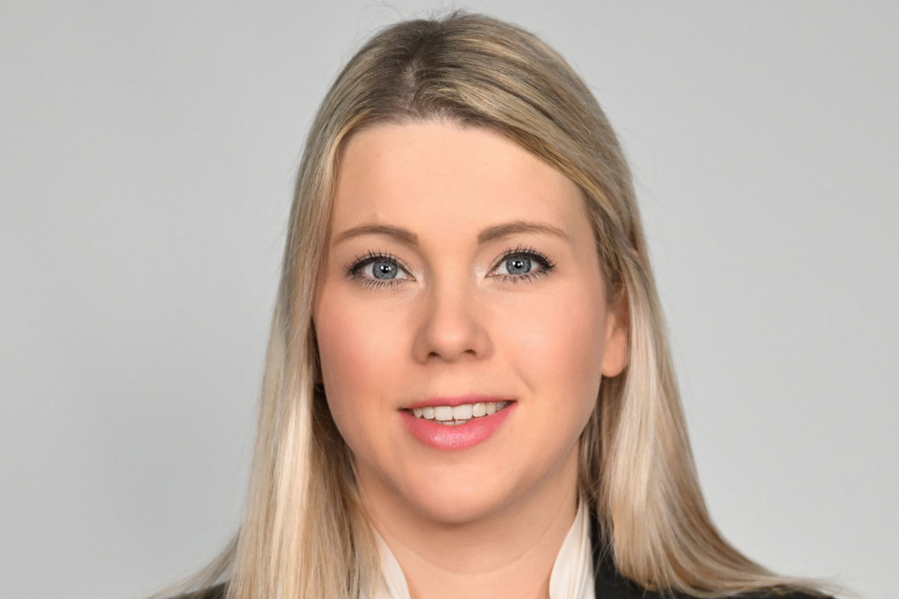 Stefanie Büskens, R+V