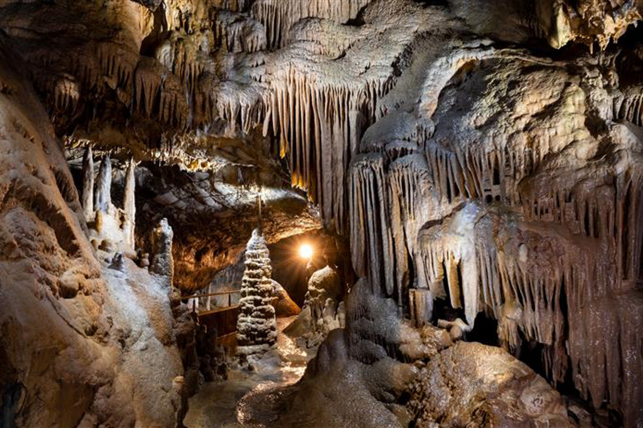 Eine Innenaufnahme der Dechenhöhle