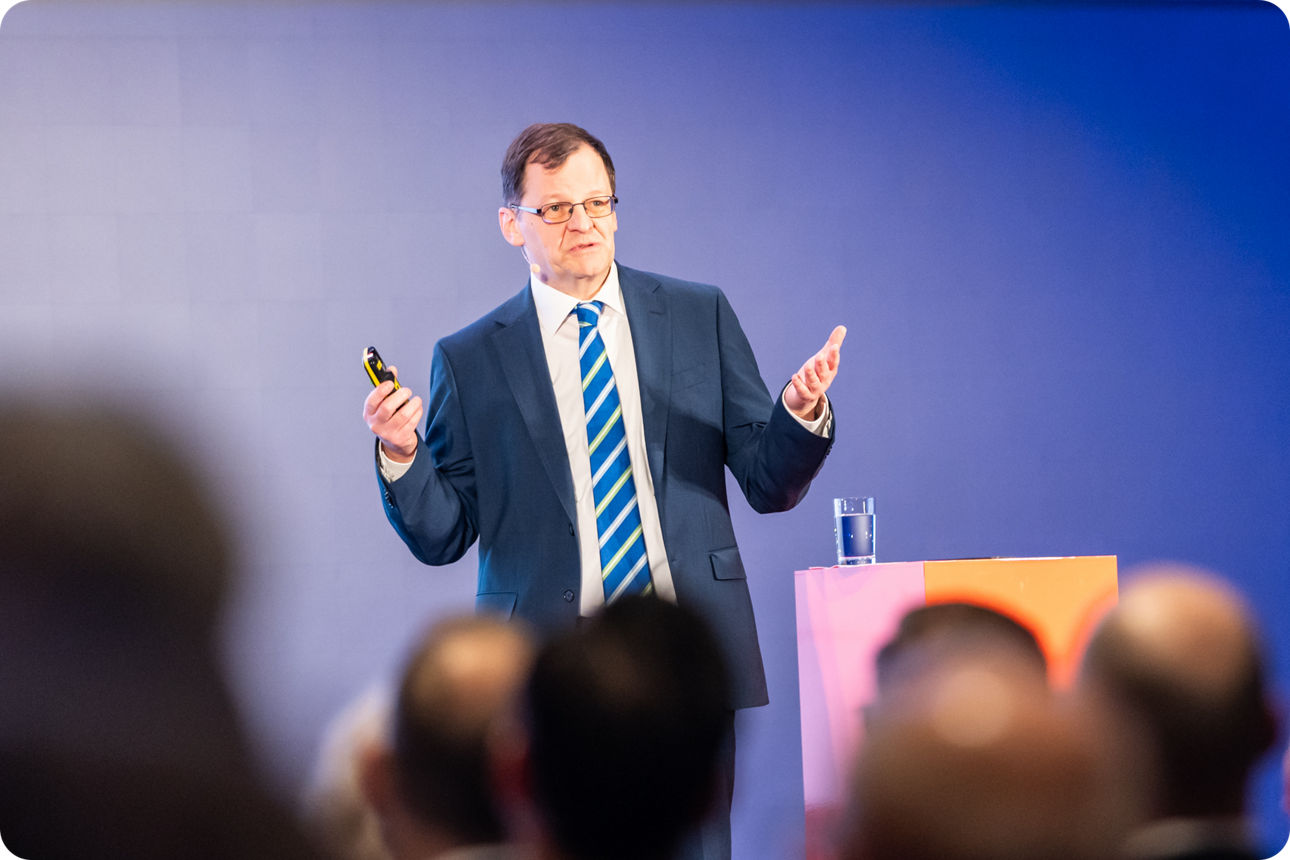 Dr. Michael Holstein