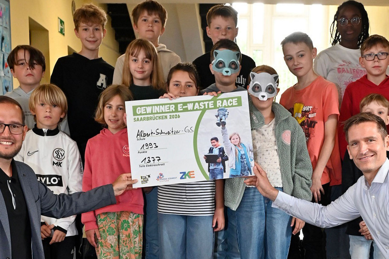 Gruppenfoto mit der Albert-Schweitzer-Grundschule