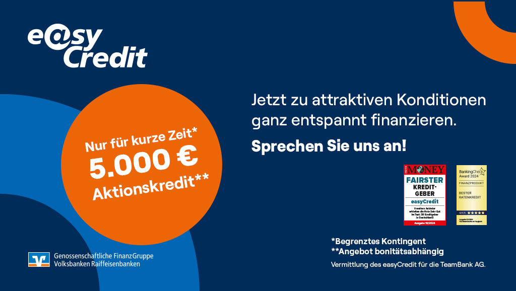 Orangener Störer mit der Aufschrift 5.000 € Aktionskredit von easyCredit auf dunkelblauem Hintergrund.