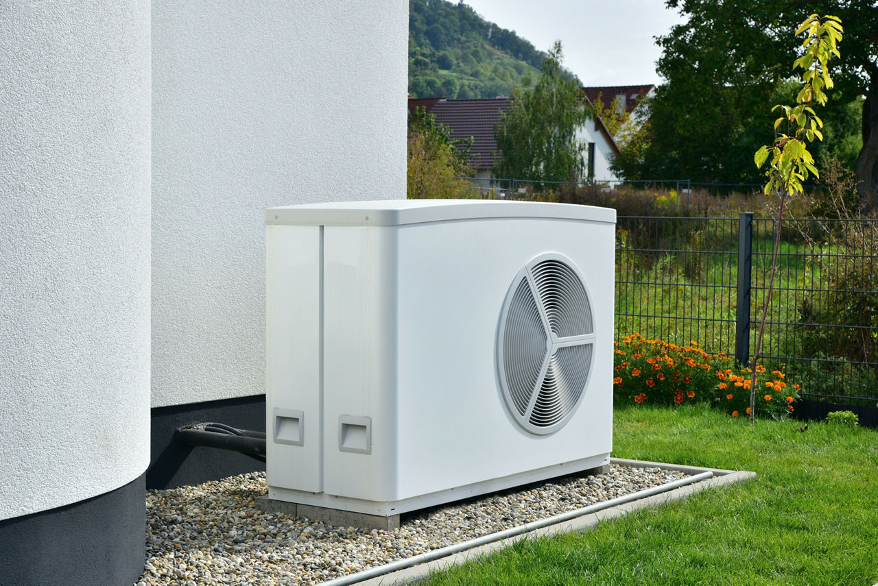 Wärmepumpe am Haus