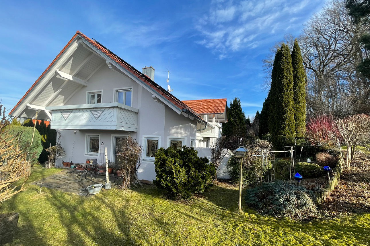 RARITÄT! LIEBENSWERTES EINFAMILIENHAUS IN ORTSRAND-LAGE!