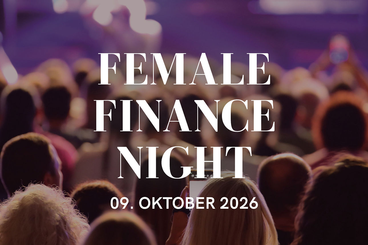 Blick von hinten auf eine Menschenmenge und Infotext "FEMALE FINANCE NIGHT 09. Oktober 2026"