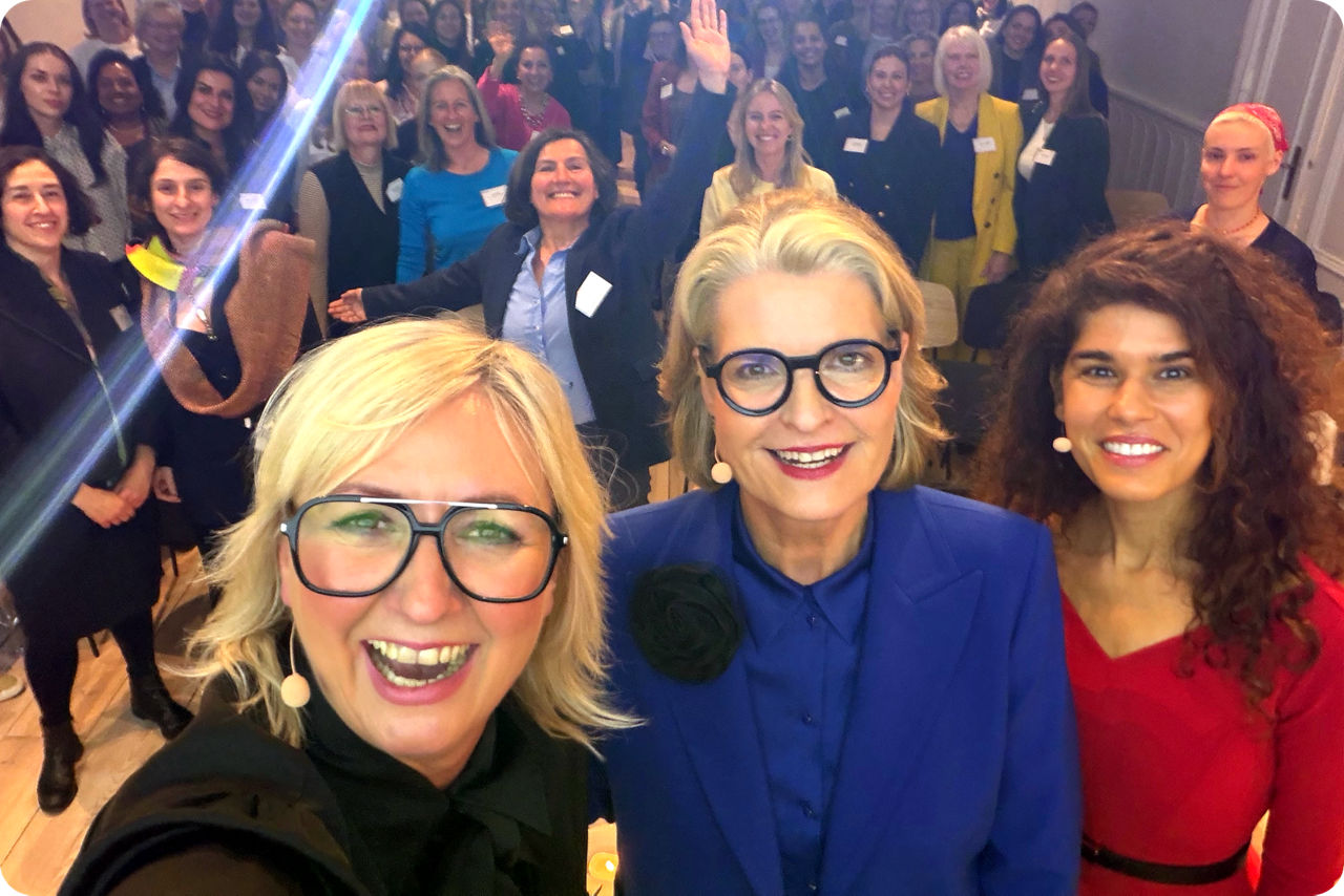 f-fuer-flagge-zeigen-salon-f-fuer-frauen-fuehrung-und-finanzen