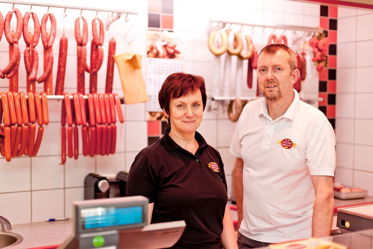 Herr und Frau Hartmann in Ihrer Fleischerei