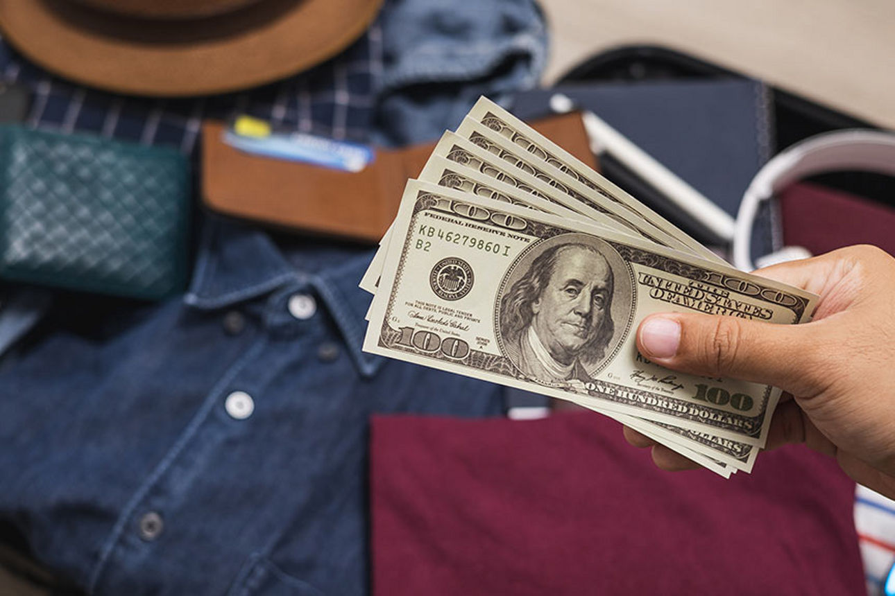 Geldscheine und Münzen