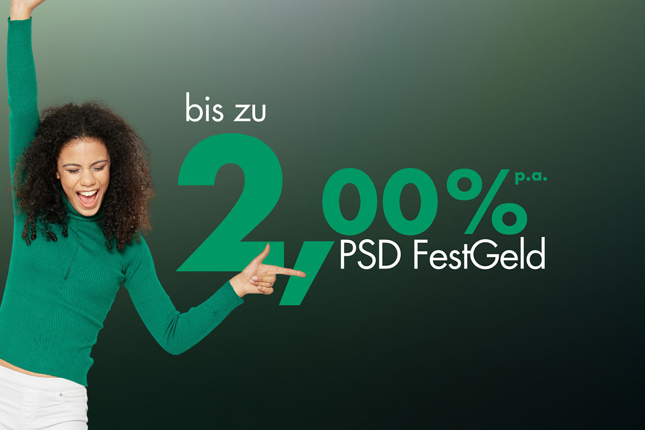 Frau zeigt strahlend auf Festgeld Zins in Höhe von 2,00 %